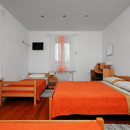 Apartment Live In *