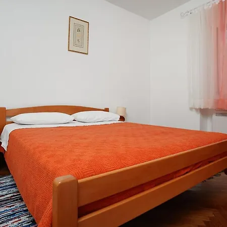 Live In Apartman *